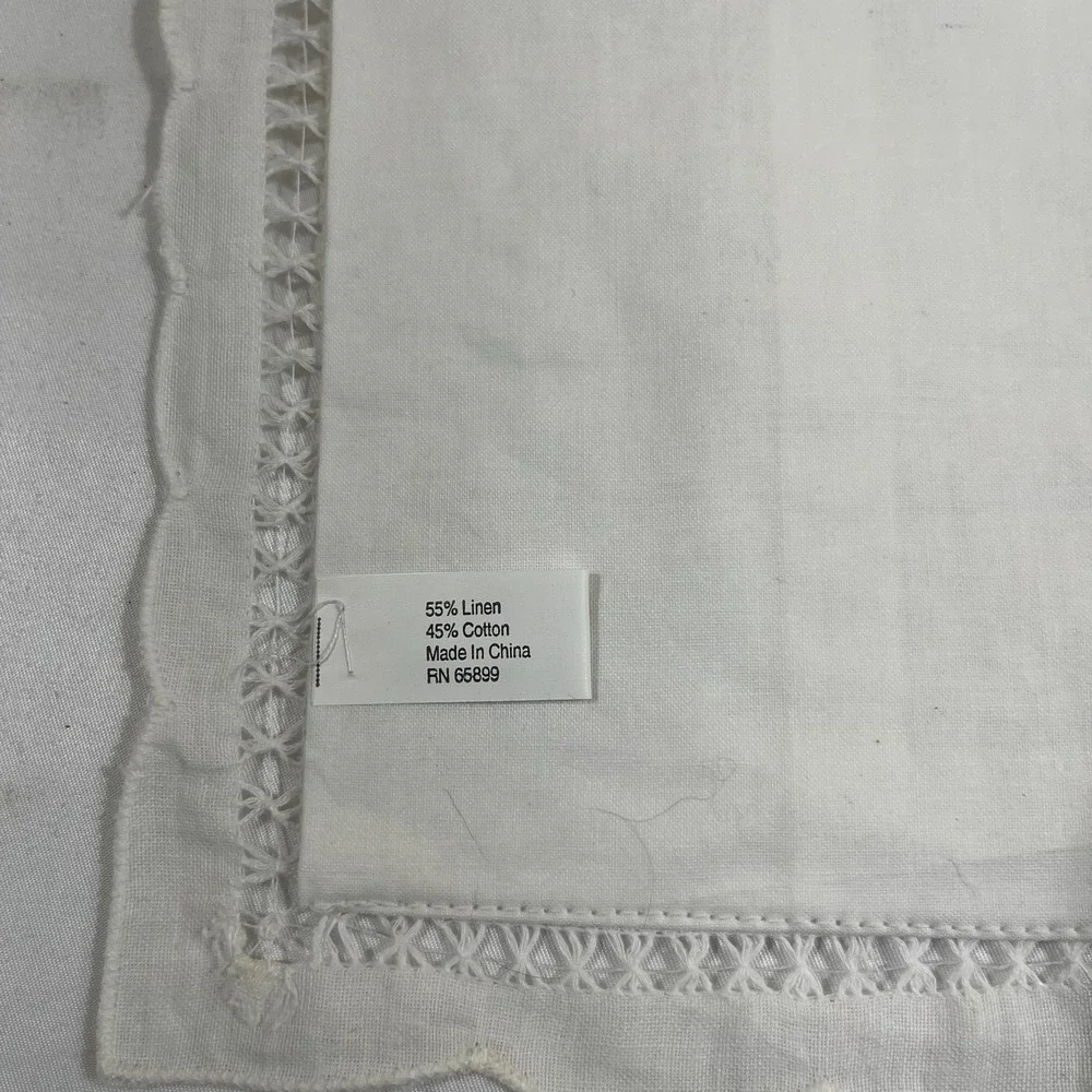 WhimsyWear Hanging Towel Holder Unisex OS White Excellent Vintage Style Floral